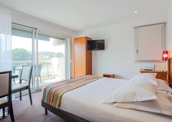 Cit\'Hotel Tiercé Beach Hotel