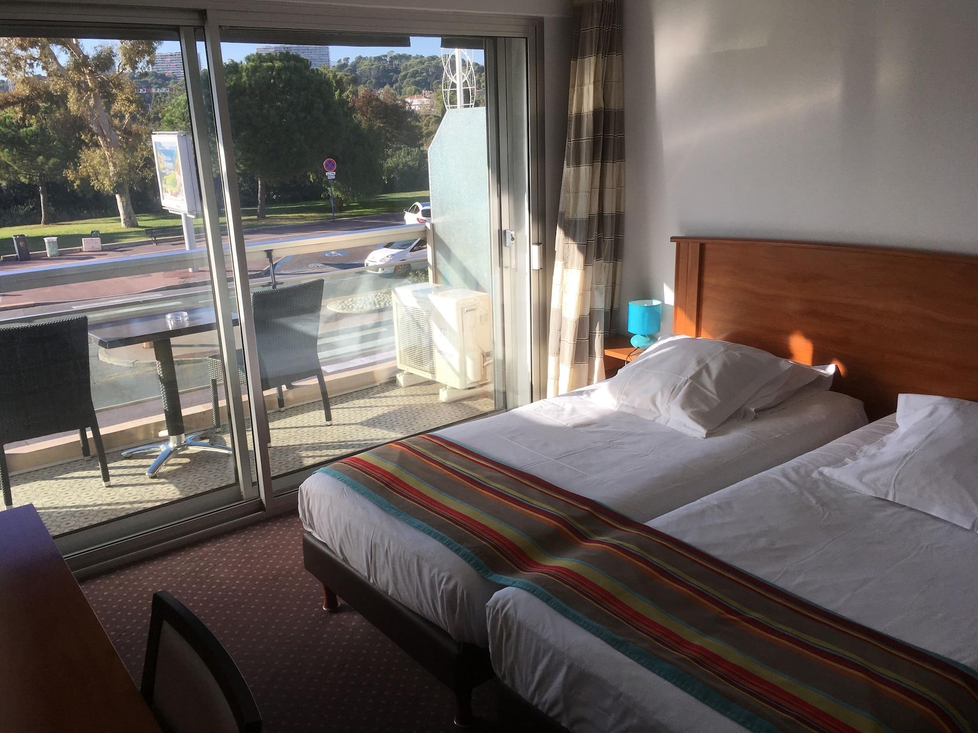 Hotel Cit'hotel Tiercé 3*